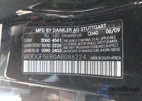 2010 Mercedes-Benz C 300 Luxury/Sport z USA, uszkodzony, nr VIN WDDGF5EB0AR086224